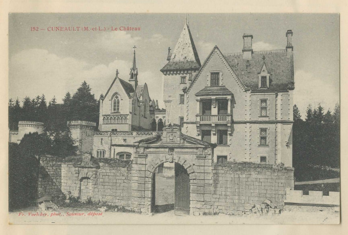 152. Cuneault (M-et-L). Le château