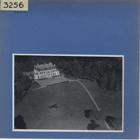 Savennières : Château de la Bizollière, vue aérienne