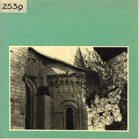 Cunault : Extérieur