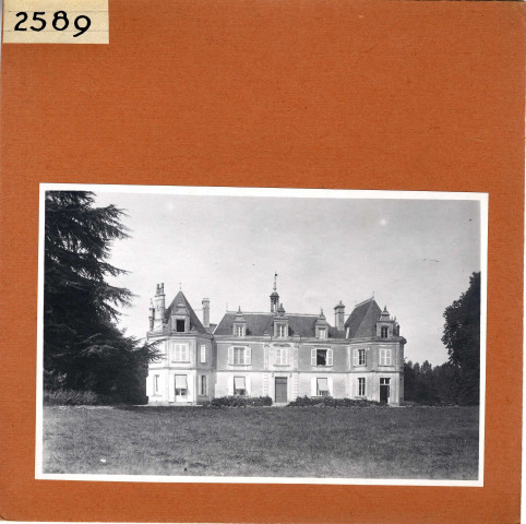 Le Louroux-Béconnais : Château de la Violaie