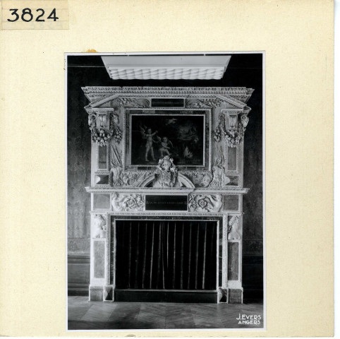 Angers : Cheminée de la salle des fêtes