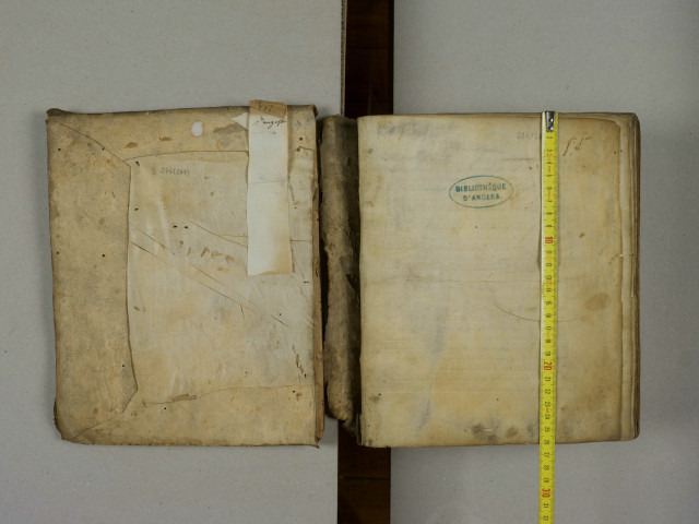 Recueil d'ouvrages des Pères, principalement de S. Augustin. Table en tête