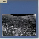 Angers : Vue aérienne de la rive gauche, vers l'aval (place Louis-Imbach au premier plan)