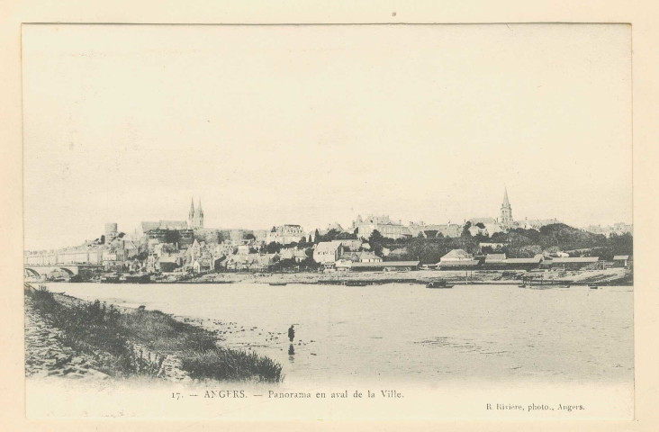 17. Angers. Panorama en aval de la ville