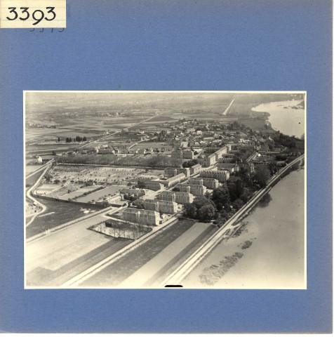 Sainte-Gemmes-sur-Loire : Hôpital psychiatrique (vue aérienne)