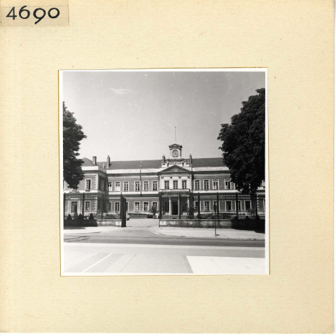 Angers : Façade de l'Hotel de ville