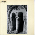 Angers : Détails des arcades romanes