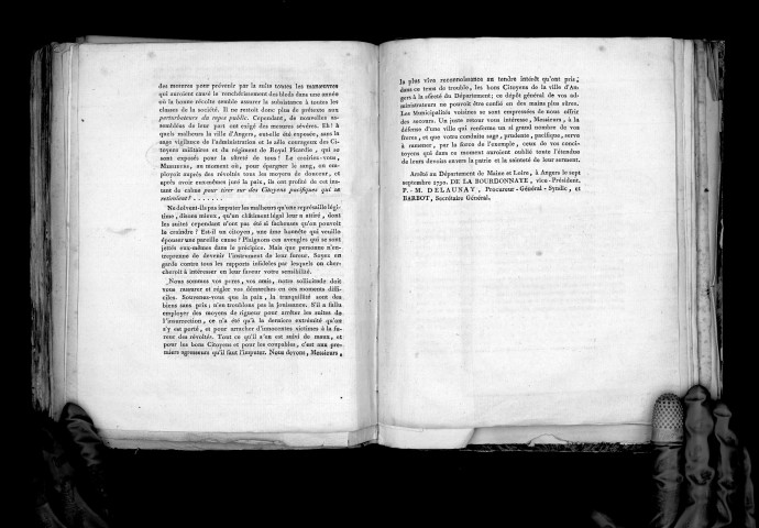 Extrait des registres du directoire de Maine-et-Loire sur l'émeute des 4 et 6 septembre 1790