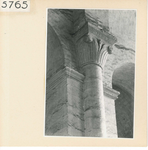 Angers : Chapelle et chapiteaux