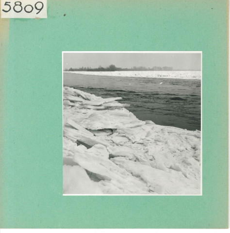 Bouchemaine : Glace dans la Loire