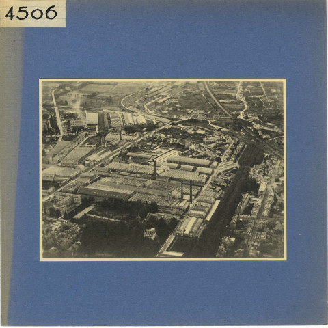 Angers : Vue d'ensemble de l'usine Bessonneau (vue aérienne)