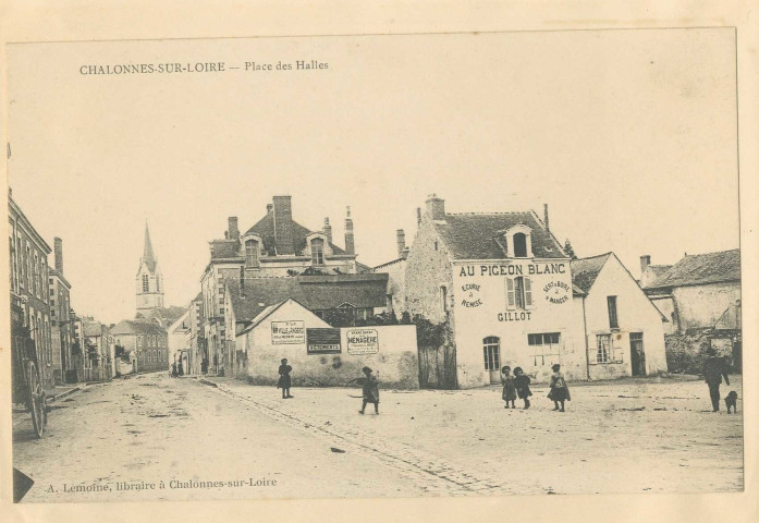Chalonnes-sur-Loire. Place des Halles