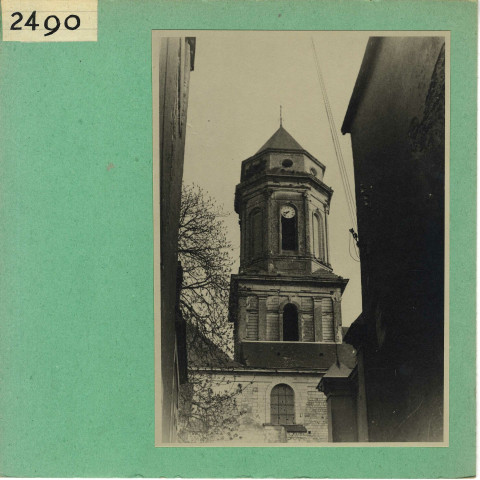 Saint-Florent-Le-Vieil : Extérieur de l'église