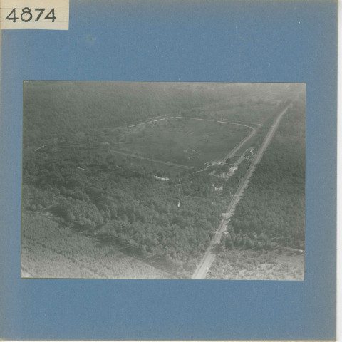 Seiches-sur-le-Loir : Hippodrome (vue aérienne)