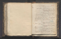 Une femme sur les bras