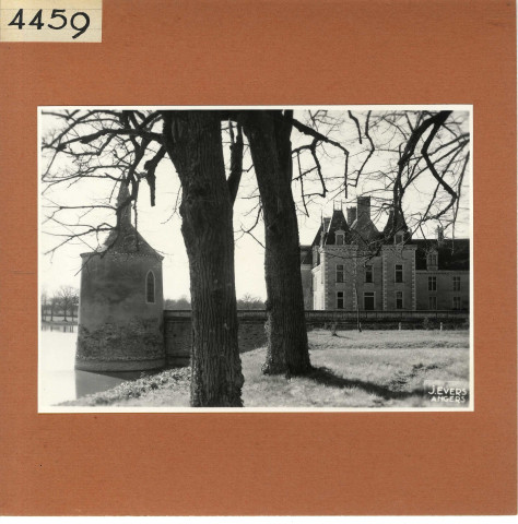 Chambellay : Château du Bois-Montboucher, tour du lac
