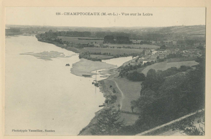 126. Champtoceaux (M-et-L). Vue sur la Loire
