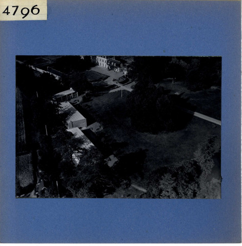 Saint-Barthélémy-d'Anjou : Château de la Marmitière (vue aérienne)