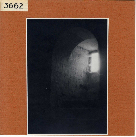 Montsoreau : Fenêtre de cave