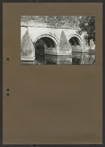 [Photographies des monuments des] Deux-Sèvres