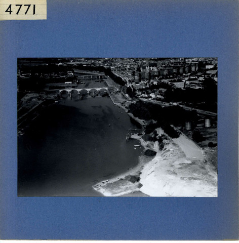 Angers : La Maine (vue aérienne)