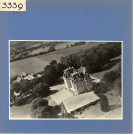 Cheviré-Le-Rouge : Château de La Roche-Hue (vue aérienne)