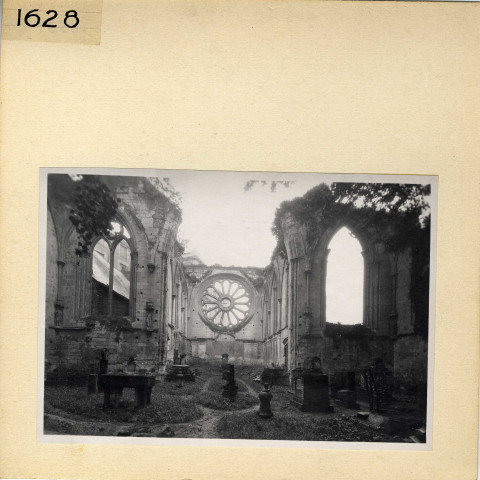 Angers : Vue d'ensemble des ruines de l'Abbaye Toussaint