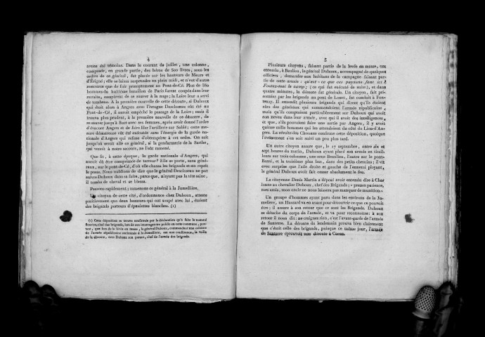 Précis historique de la guerre de la Vendée et des chouans, Signé : Bardou et Coulonnier