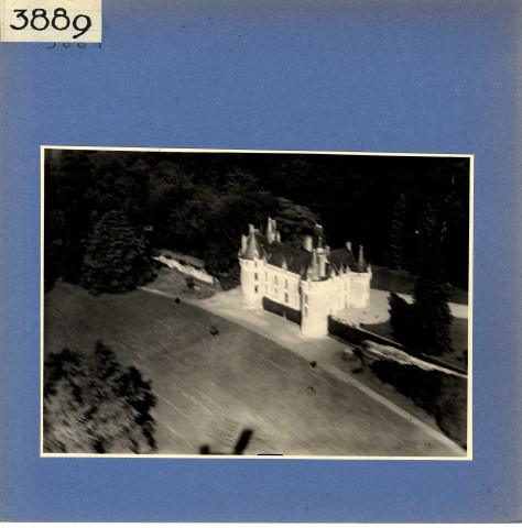 Luché-Pringé : Château de Gallerande, vue aérienne