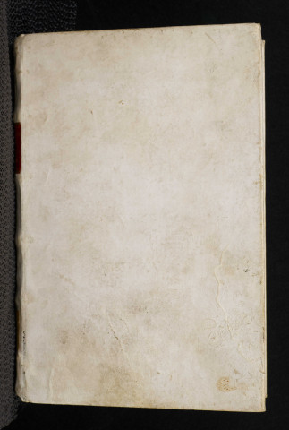 Pierre le Chantre. Verbum abreviatum. « Abel dicitur principium ecclesie propter innocentiam... » Fin : « Quanta non fuit unquam in alio homine. Expliciunt Distinctiones per alphabetum. » Sur un feuillet de garde, XIIIe siècle, tableau des articles de la foi chrétienne et quatre vers