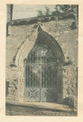 44. Angers. Porte donnant accès aux ruines de Toussaint