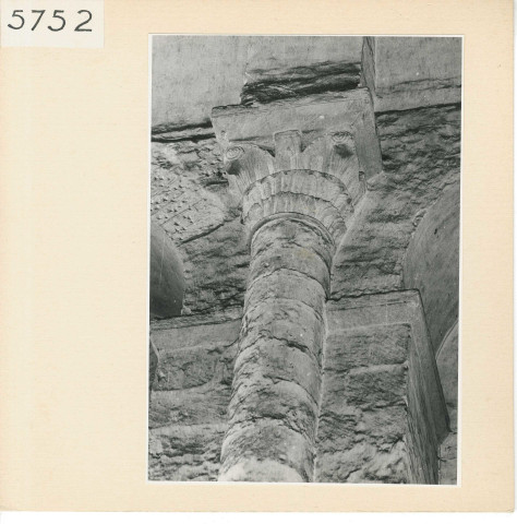 Angers : Chapelle et chapiteaux