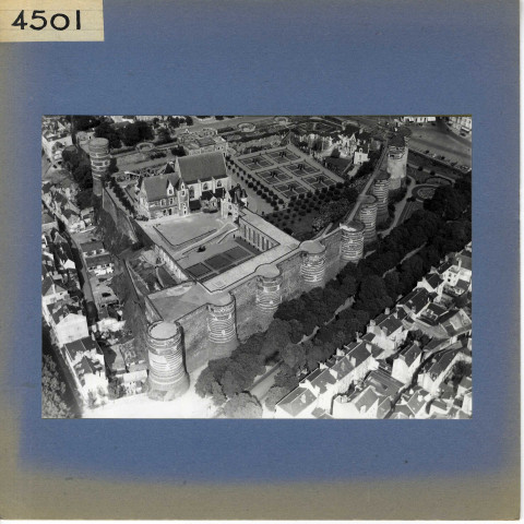 Angers : Château (vue aérienne)
