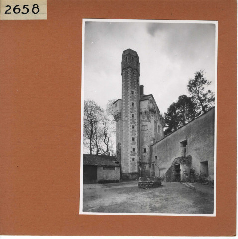 Bouzillé : Château de la Bourgonnière