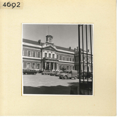 Angers : Façade de l'Hotel de ville