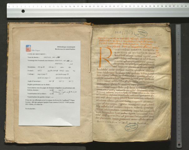 Adrevald. « In nomine Dei ac Domini nostri Jesu Christi. Incipiunt miracula egregii confessoris Christi Renedicti, patris monachorum dulcissimique ductoris, que per eum post ejus transitum operata est virtus divina. Regni Italici summum ac praeclarum decus... » « Expliciunt miracula de sancto Benedicto. » Puis notes tironiennes, comme au volume 817