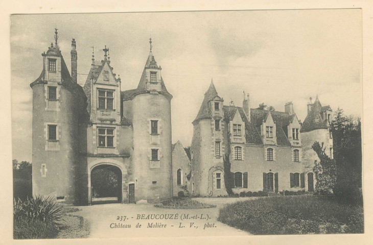 237. Beaucouzé (M-et-L). Château de Molière