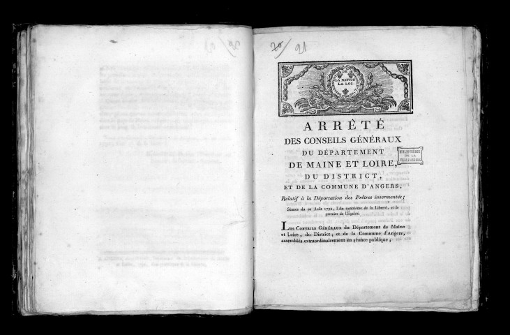 Arrêté des conseils généraux du département de Maine-et-Loire, du district et de la commune d'Angers, relatif à la déportation des prêtres insermentés. Séance du 30 août 1792