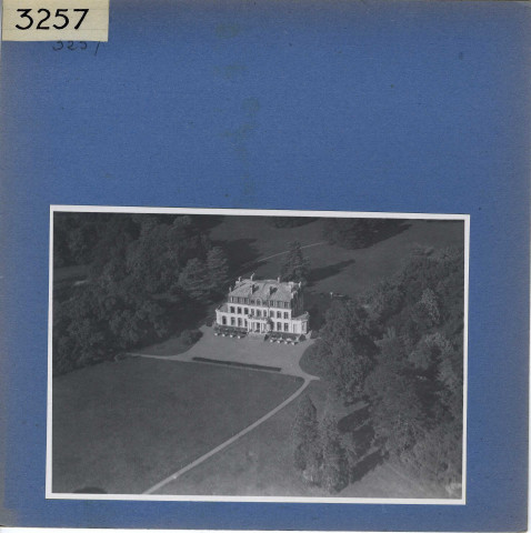 Savennières : Château de la Bizollière, vue aérienne