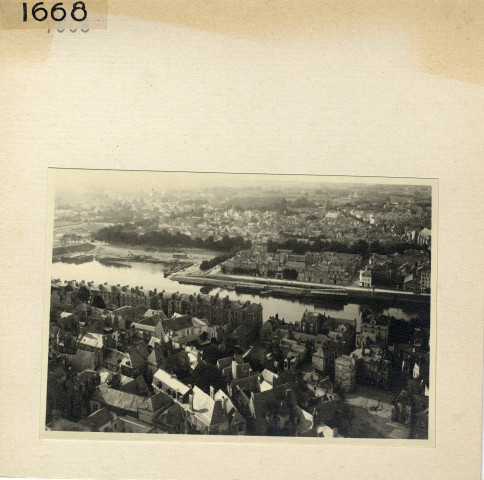 Angers : Vue d'ensemble de la Maine