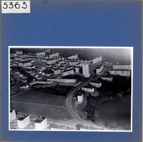 Angers : Belle-Beille, groupe scolaire ( vue aérienne)