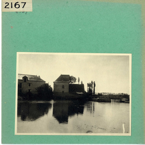 Saumur : Moulin et porte marinière de Villevêque sur le Loir