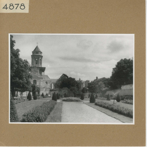 Saint-Florent-le-Vieil : Extérieur église