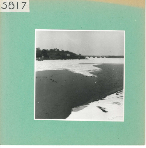 Bouchemaine : Glace dans la Loire