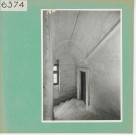 Brissac : Château, détails des escaliers