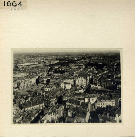 Angers : Vue d'ensemble de la place du Ralliement