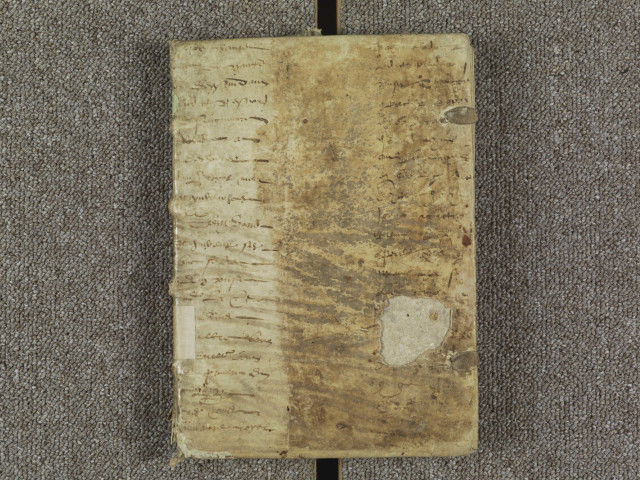 « Incipit manuale secundum usum Andegavensem. » Le dernier feuillet, en papier, ajouté au XVIe siècle, renferme l'« Officium parvulorum puerorum quando puer extrahitur »