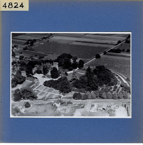 Tigné : Le bourg (vue aérienne)