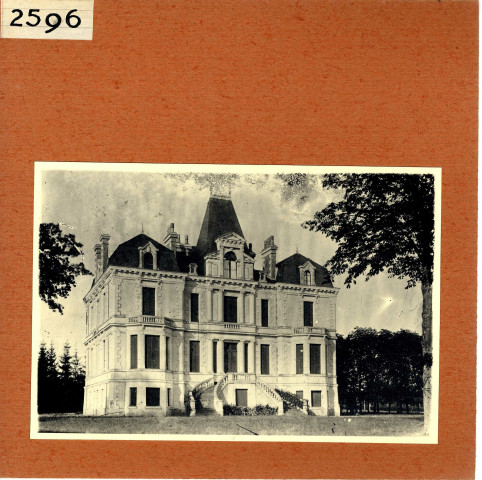 Fontaine-Guérin : Château du Dauphiné