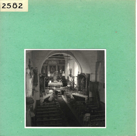 Beaucouzé : église Saint-Gilles décorée pour une messe de mariage